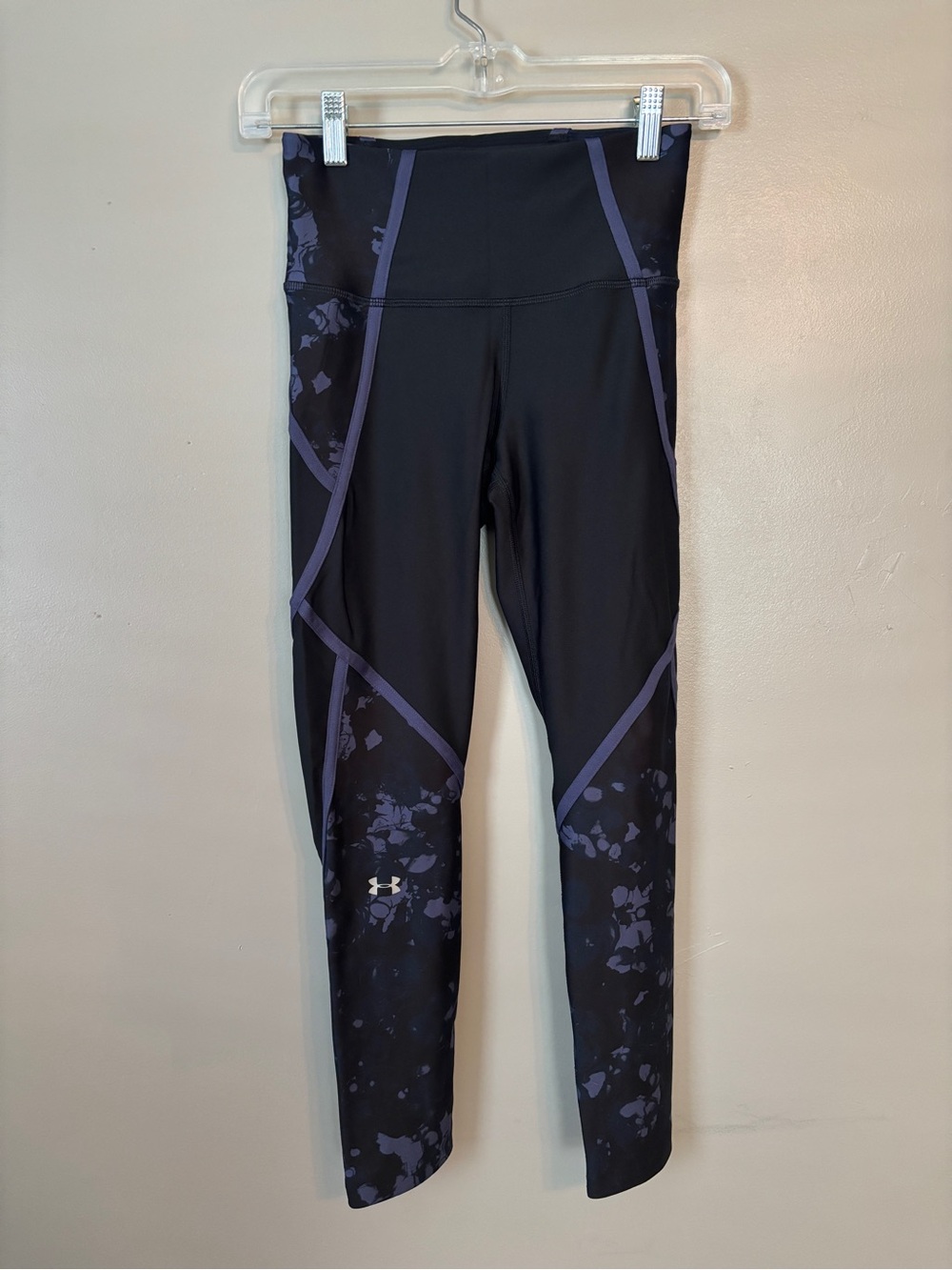 Under Armour HeatGear Floral Camo Print Compression Leggings - Size Small